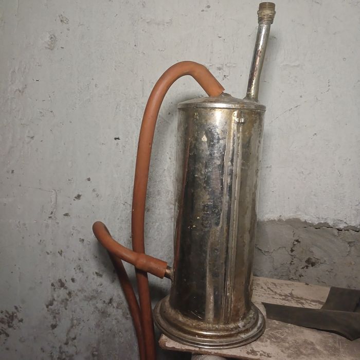 Дистилятор для проточной воды.