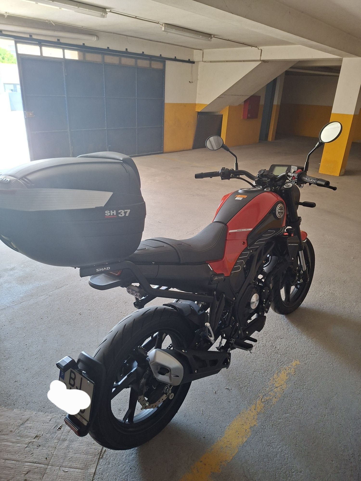 Benelli Leoncino 125cc 06/2024