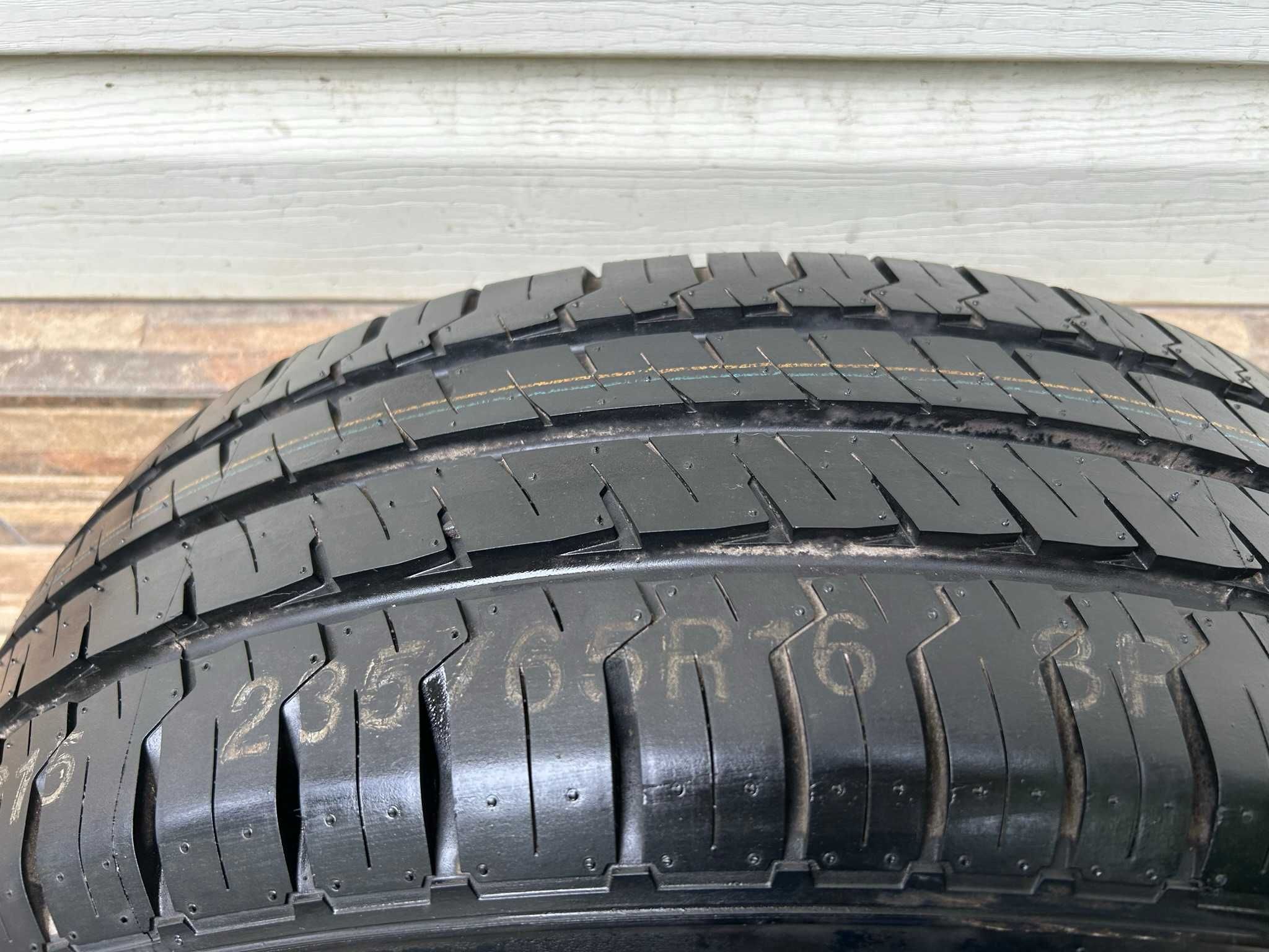 235 65 R16 Hankook Vantra LT