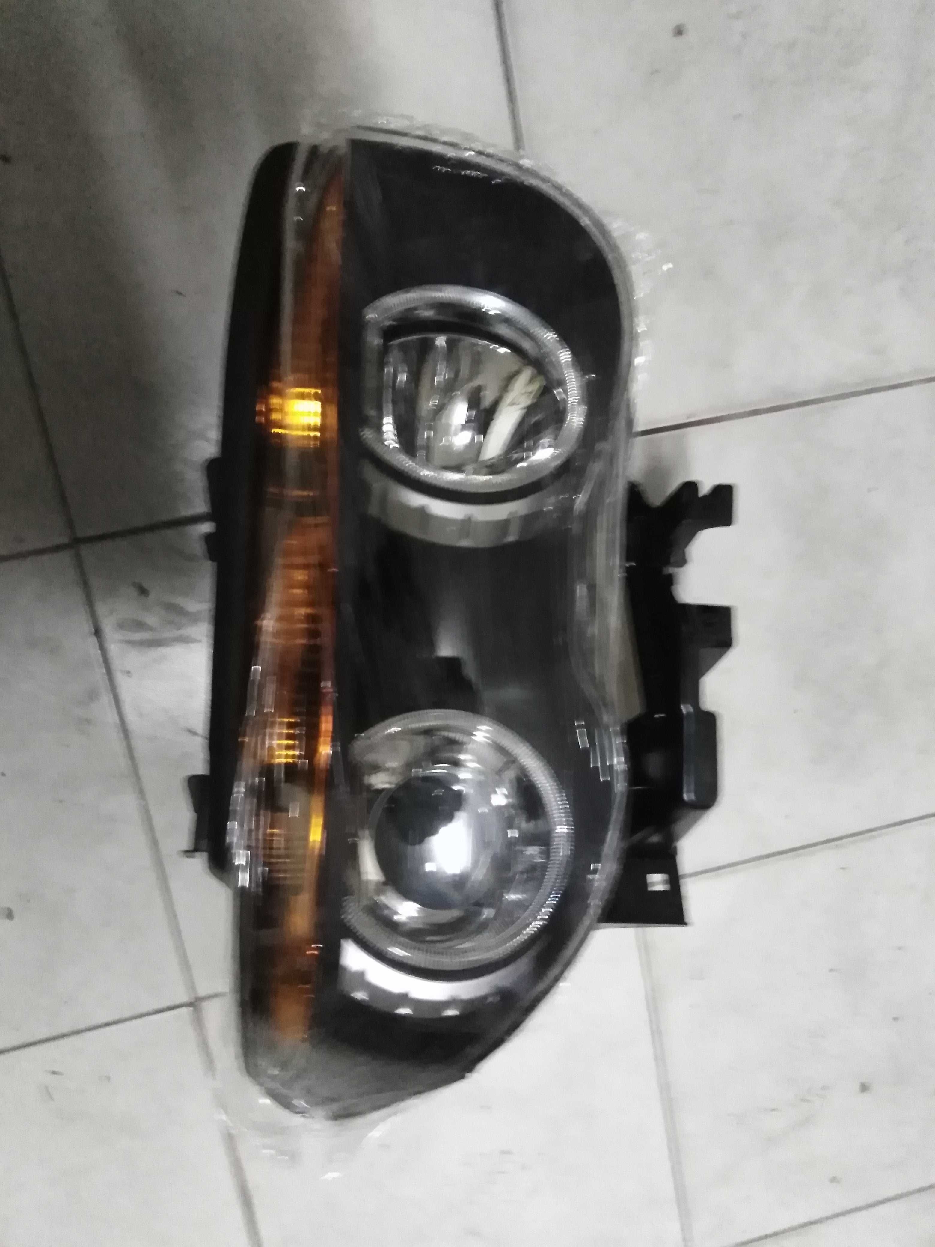 Lampa przednia BMW 730 prawa