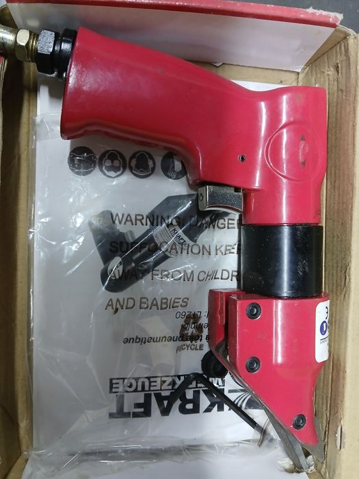 Nozyce do cięcia blachy pneumatyczne