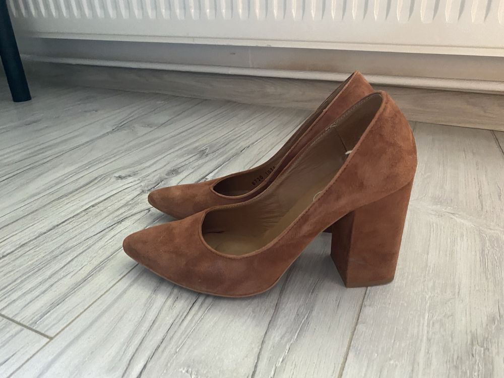 Buty na obcasie ryłko