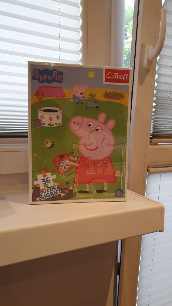 Nowe, zafoliowane puzzle Gigant Świnka Peppa, Trefl, 36 elem., 58x84