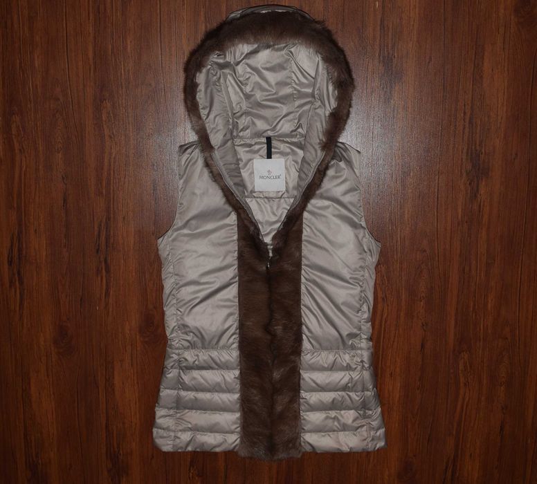 Moncler Down Vest (Женская Пуховая Жилетка с Натуральным Мехом )