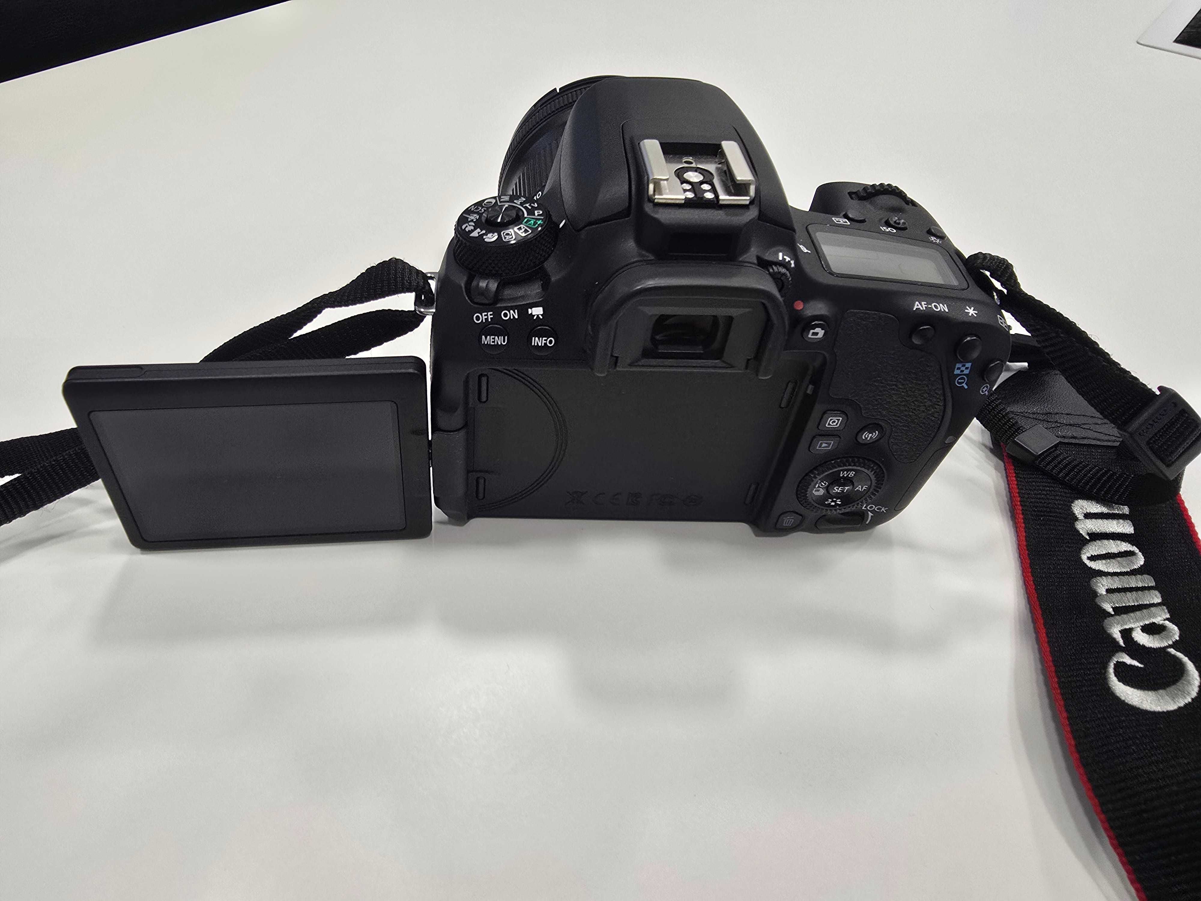 Canon EOS 77D com Lentes 10-18mm, 18-55mm e Bolsa – Excelente Estado!