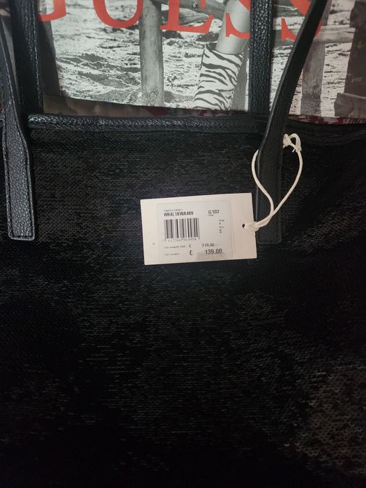 Mala Guess com embrulho