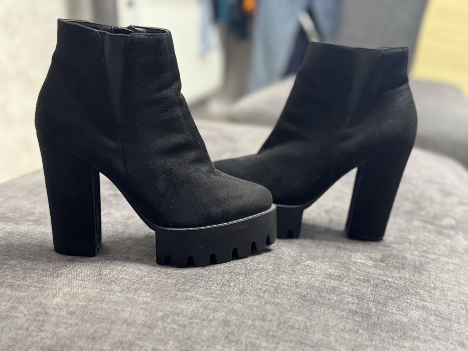 Осінні, весняні сапожки 37 розмір