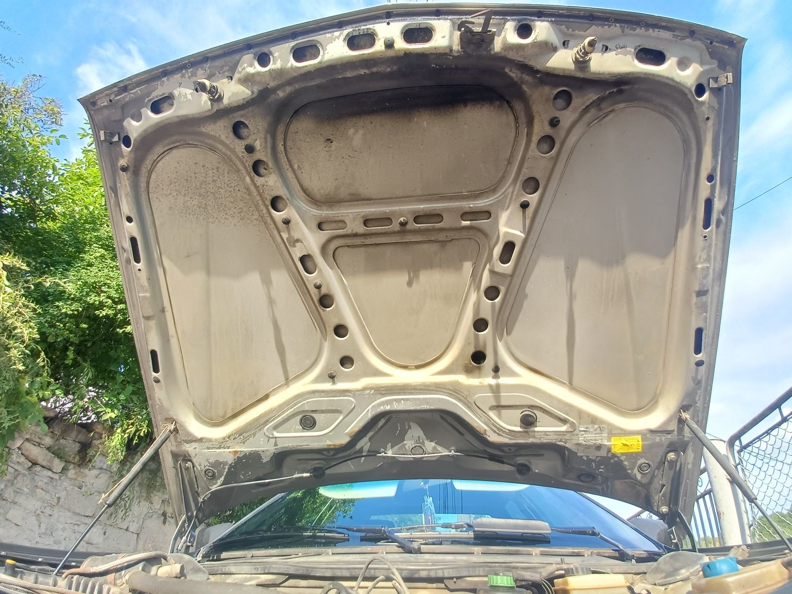 Audi 100 C3     .