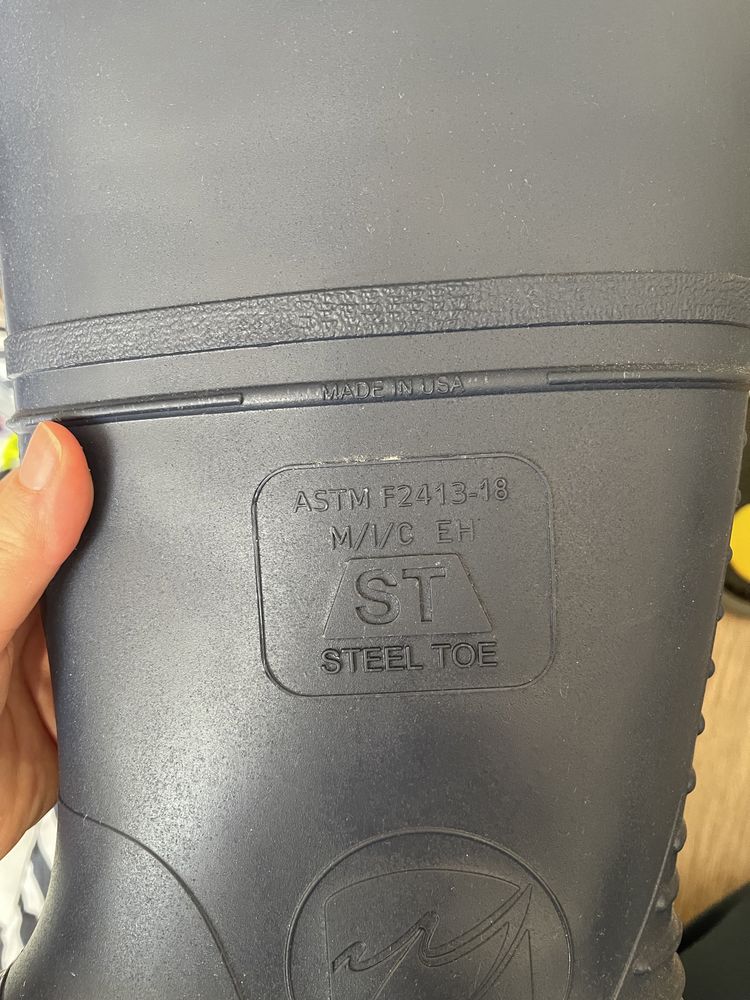 Резинові чоботи astm f2413-18