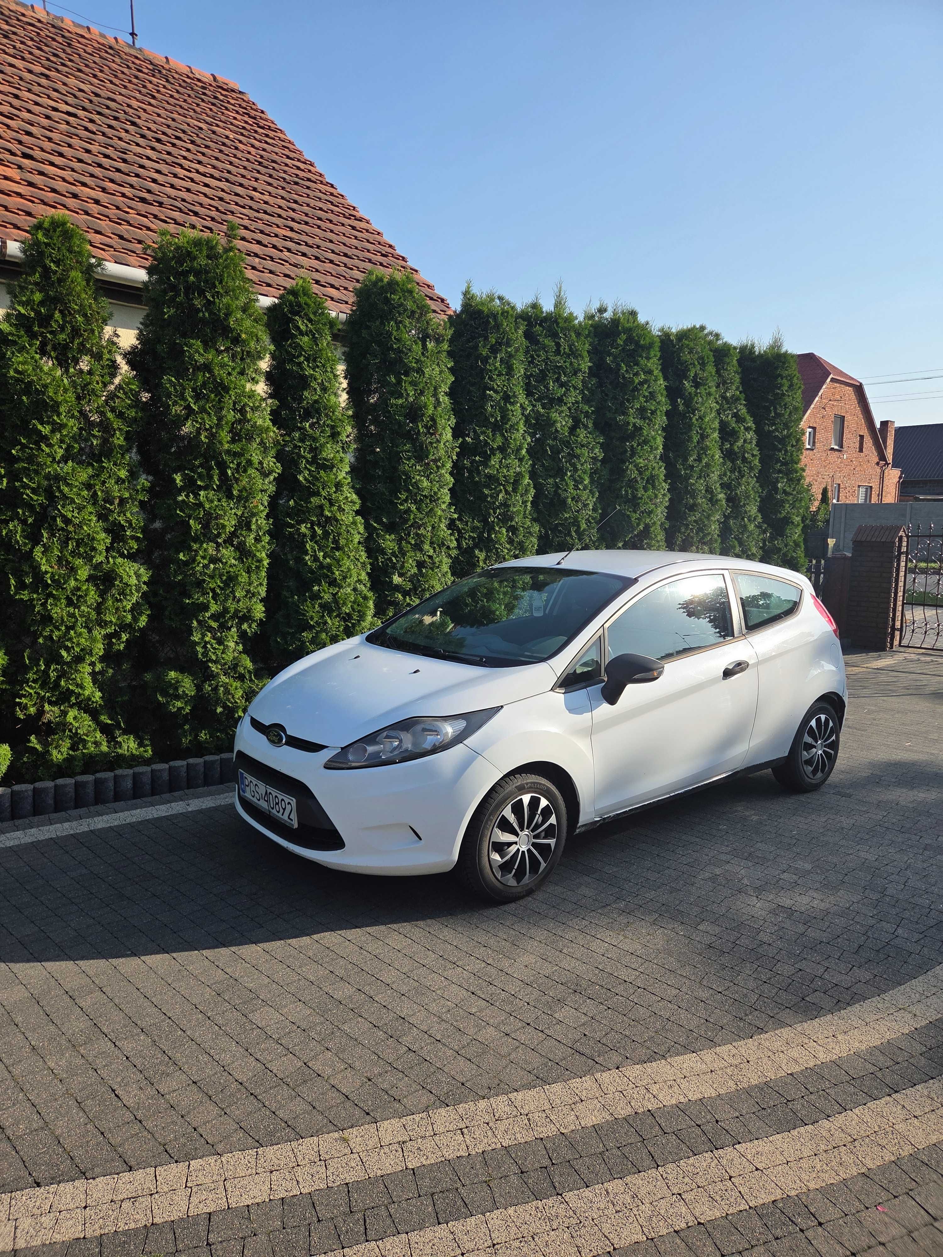 Ford fiesta MK7 2010 r