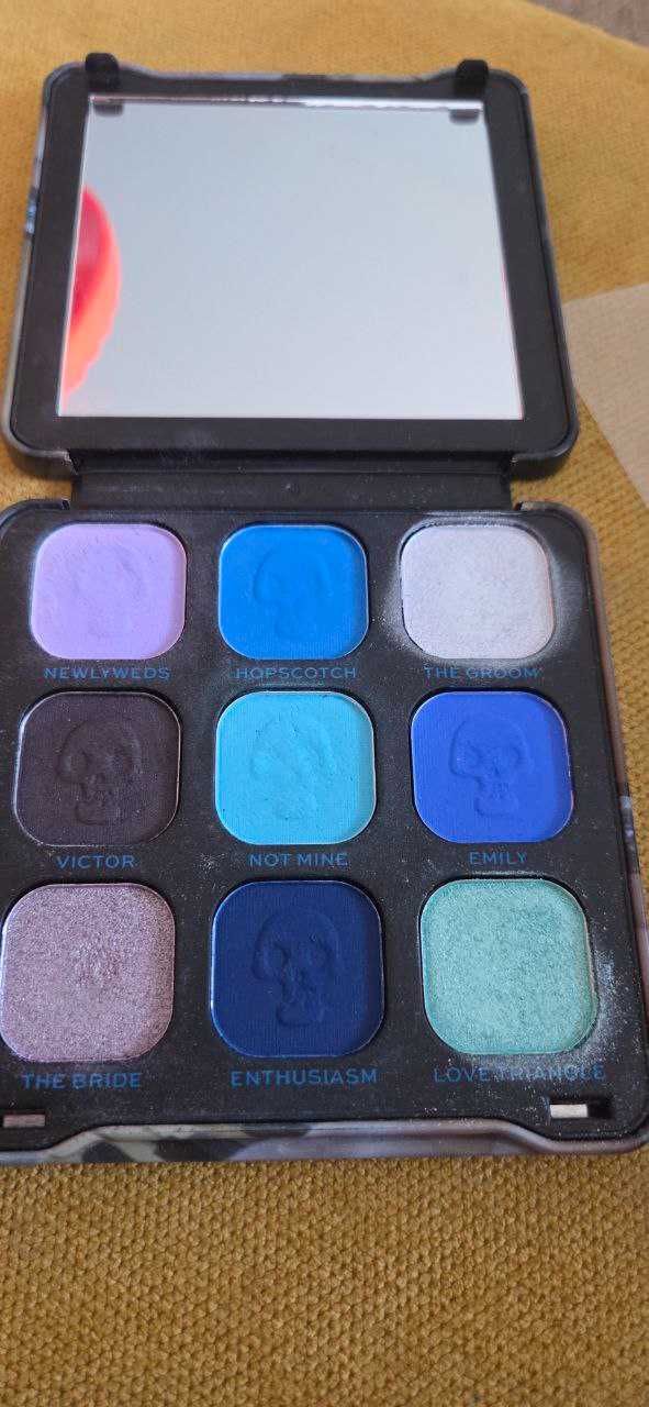 Revolution X Corpse Bride Paleta Cieni Do Powiek The Newly Weds