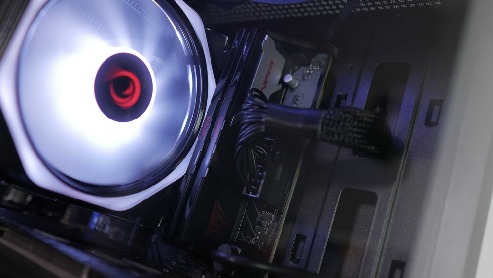 Komputer Ryzen 5 7500f / RTX 5060 / 32GB DDR5 / 1TB gamingowy FV