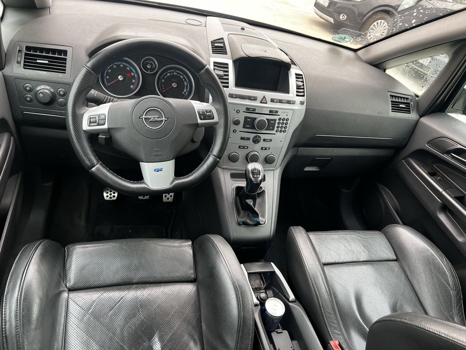 Opel Zafira 2.0T 240koni OPC 2005r