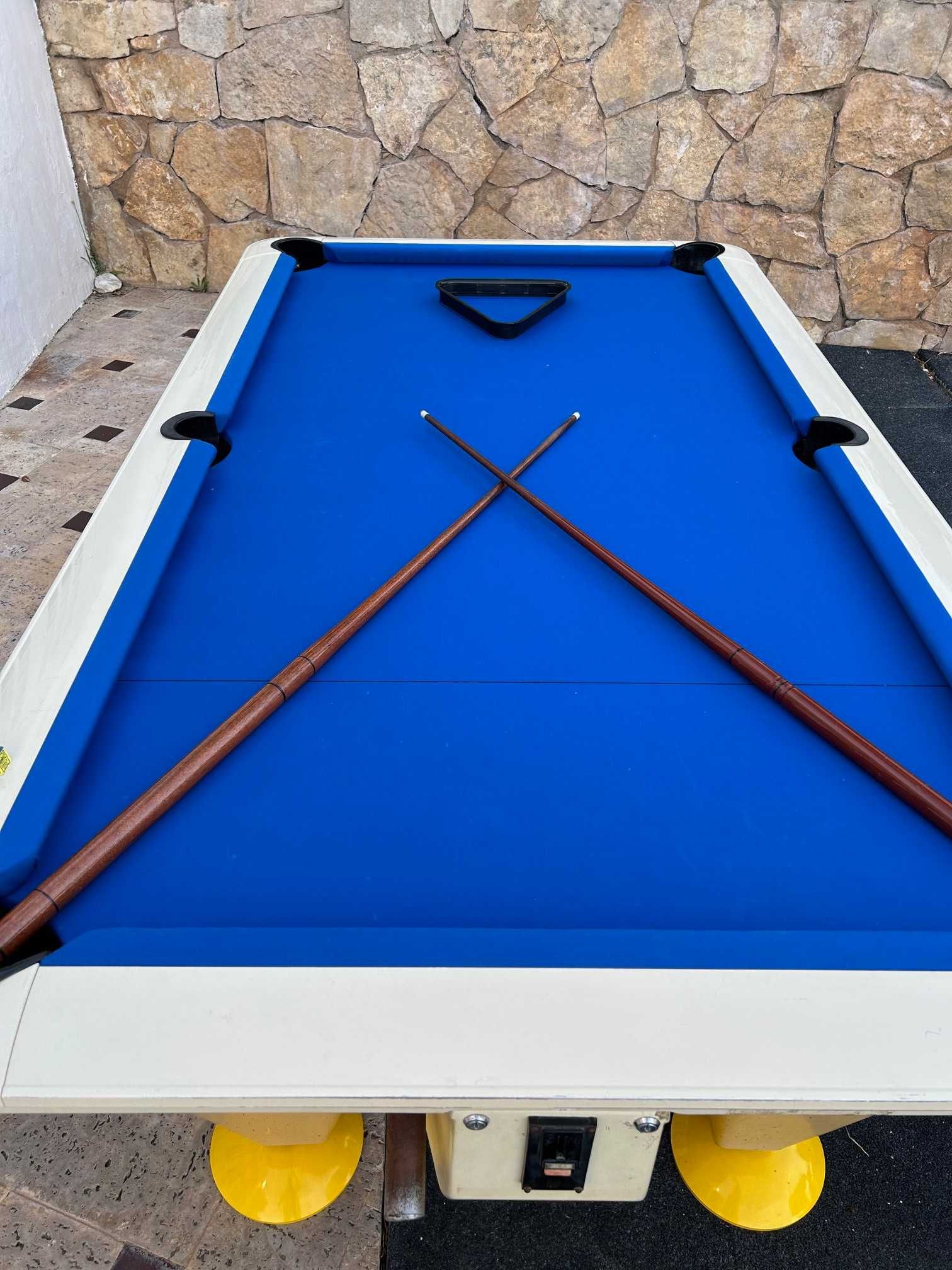 Snooker exterior