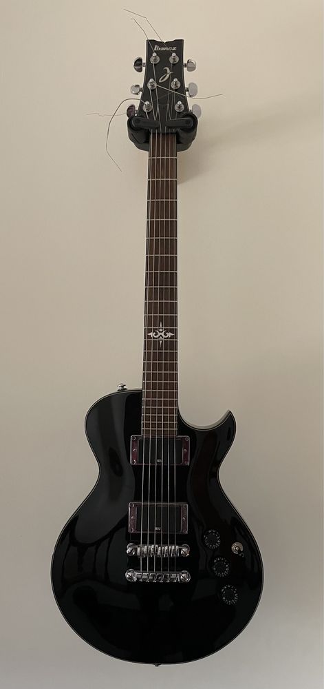 Guitarra eléctrica Ibanez