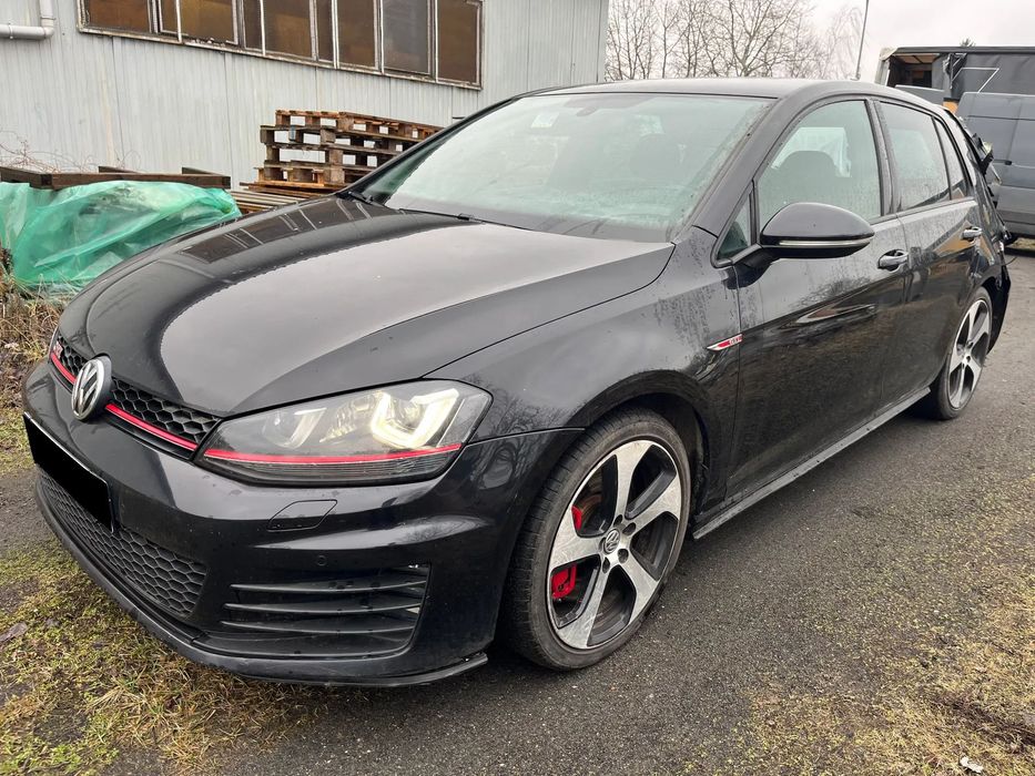 Volkswagen Golf GTI 230km europa