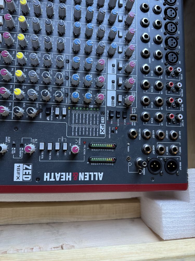 Mikser ALLEN&HEATH ZED 16FX + case