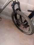 Bicicleta BTT (suspensão total)