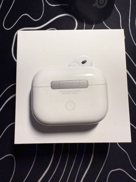 Etui ładujące AirPods Pro II Lightning