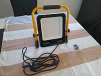 Przenośny projektor halogen led ip66 100w