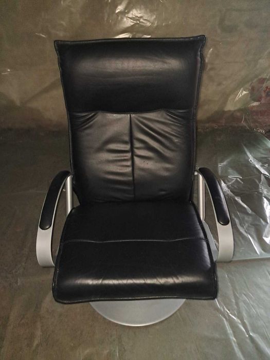 продам шкіряне крісло