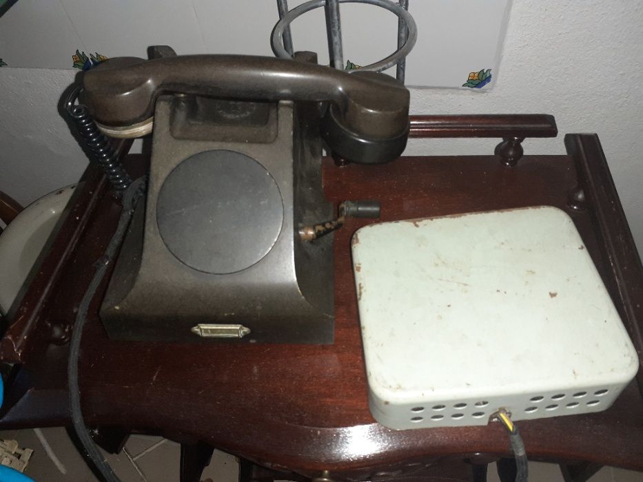 Telefone Antigo de Manivela