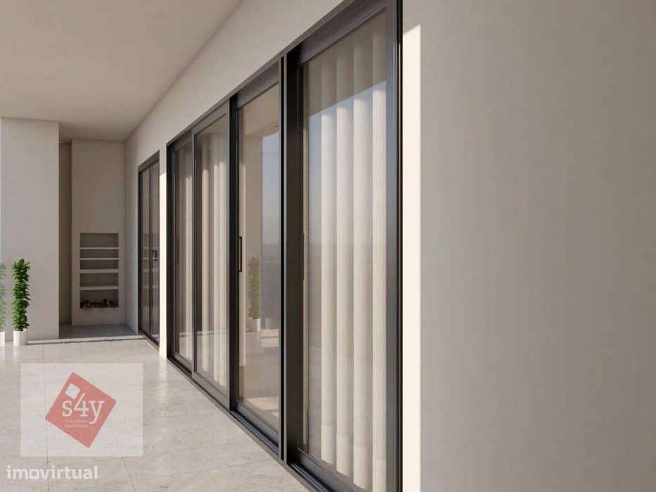 Apartamento Dúplex T5 Novo no Montijo!