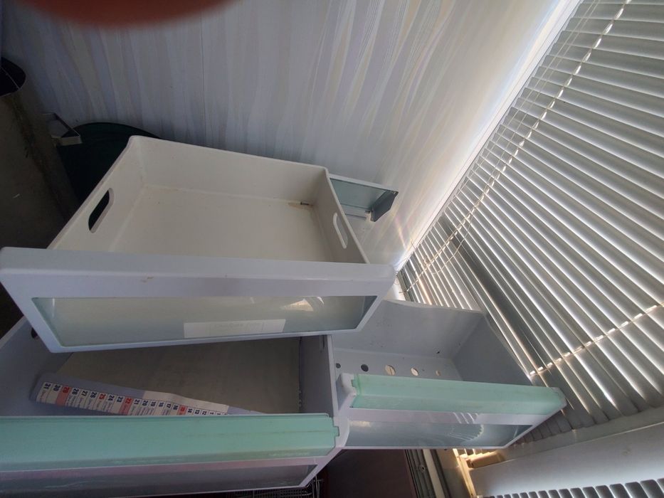 Запчастини до холодильника ARISTON