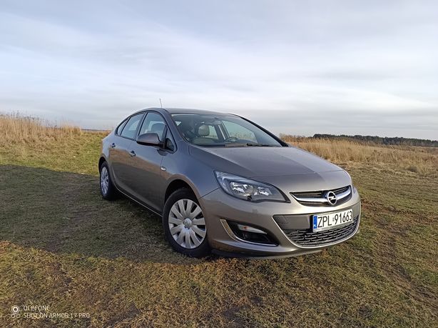 Opel Astra J sedan Euro 6