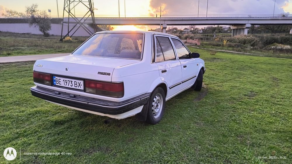 Продам Мазду 323.