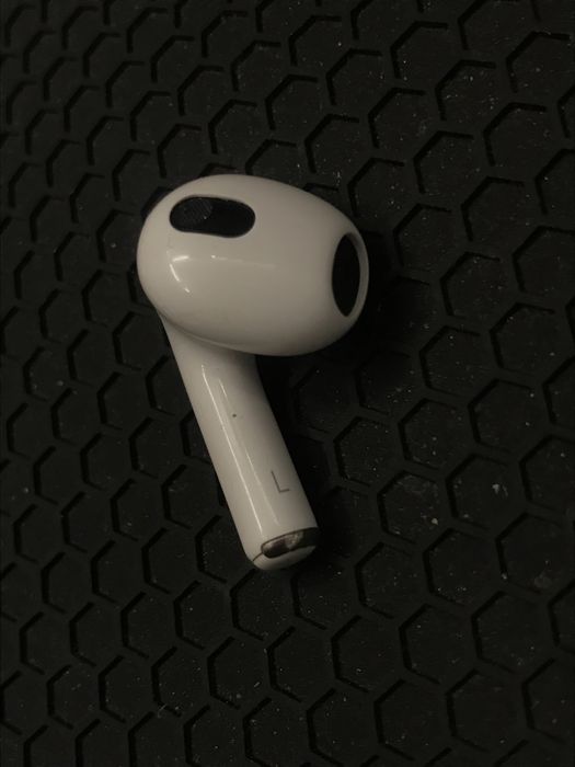 Продам навушник правий airpods 3 a2564 model