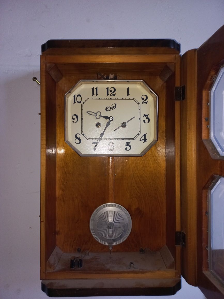 Часы куранты настенные 1962года выпуска в рабочем состоянии