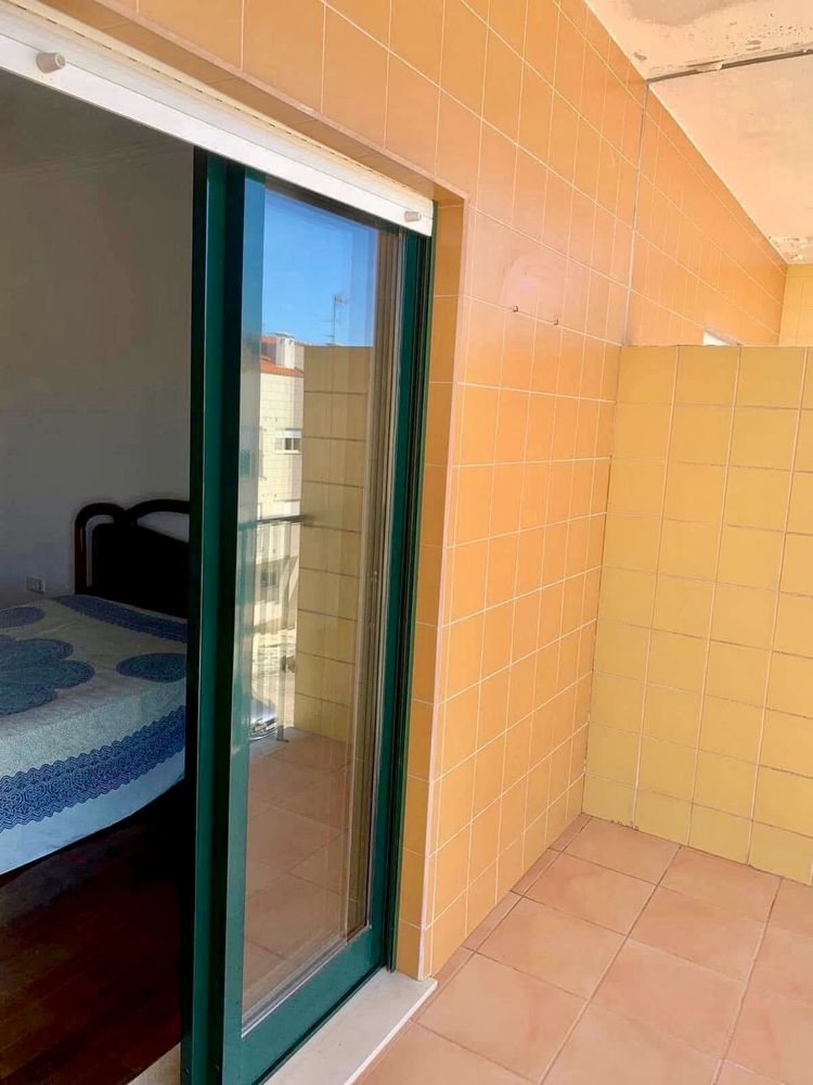 Quarto para casal à 5 minutos do centro de Aveiro.
