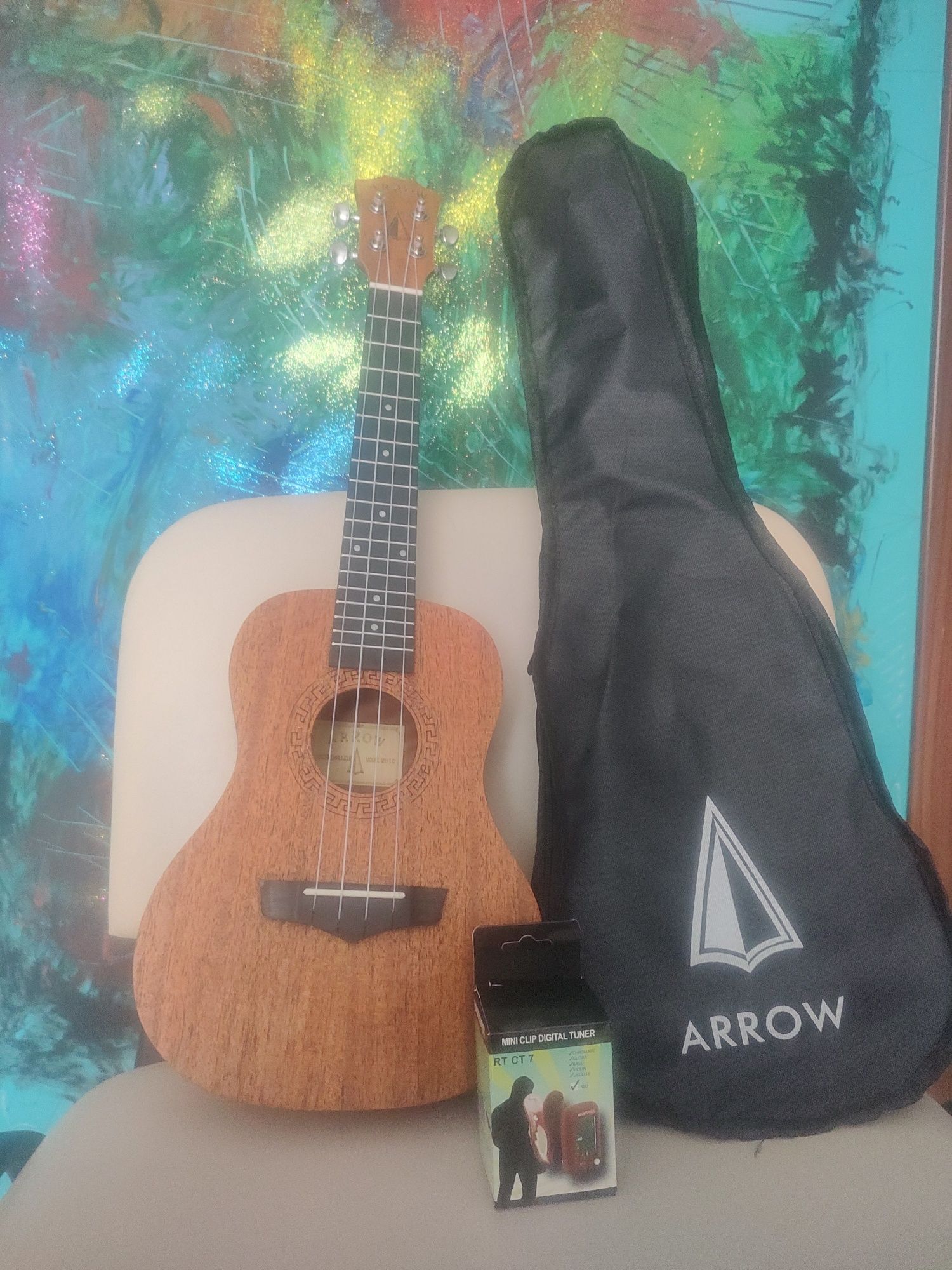 Brązowe Ukulele Arrow