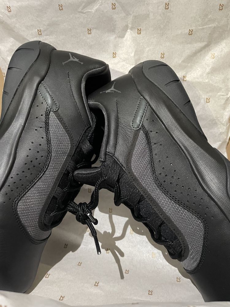 Air Jordan 11 CMFT LOW Black r.44