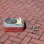 Stary niekompletny gramofon