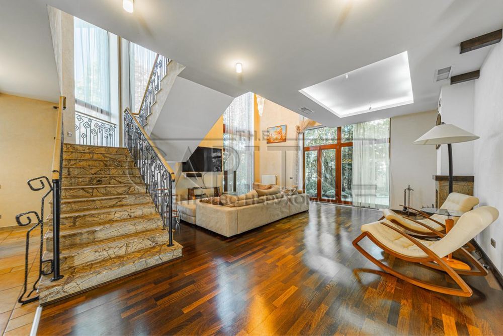 Оренда дизайнерського будинку 441m2 в КМ "Сонячна долина" с. Романкiв