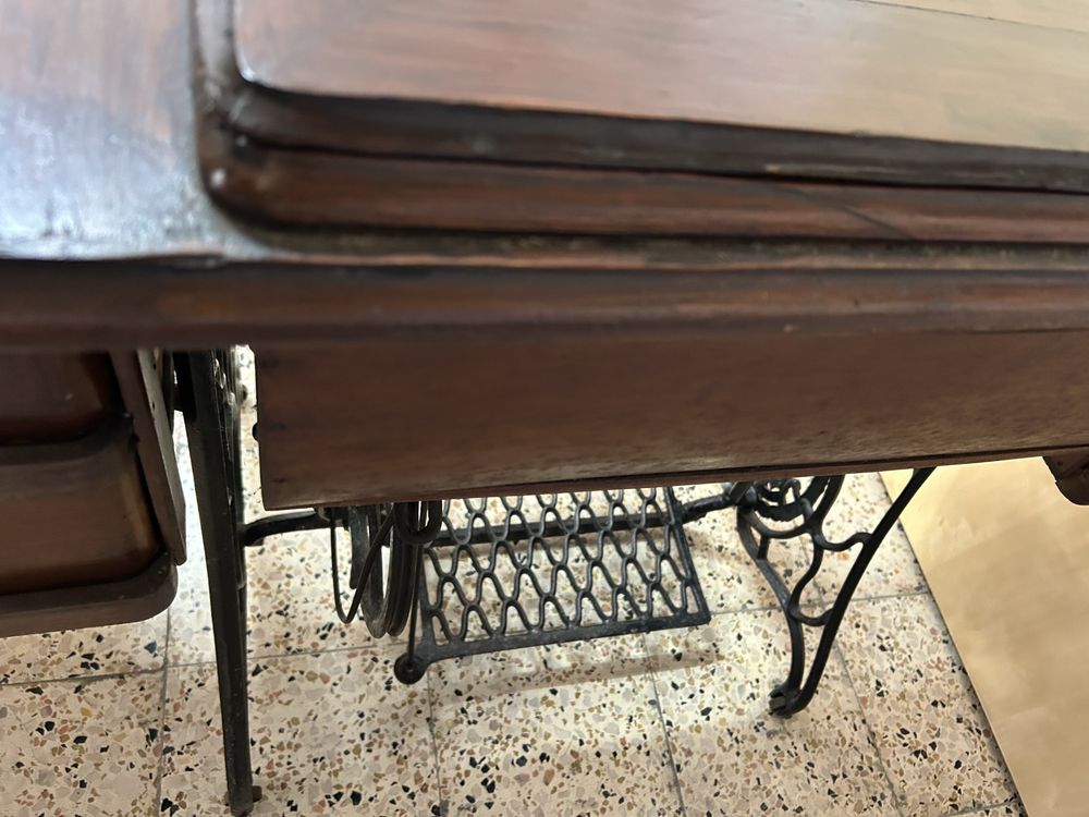 Maquina de costura para coleção e decoração