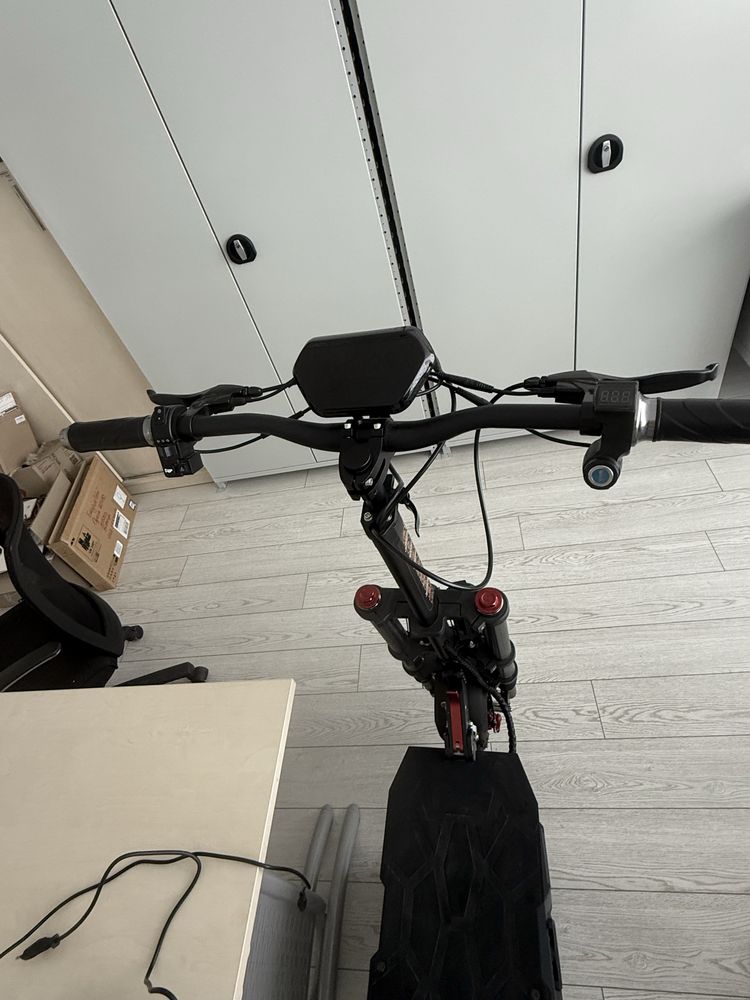 Продам Електросамокат  Cruzzer A14 1000W 48V 18Ah