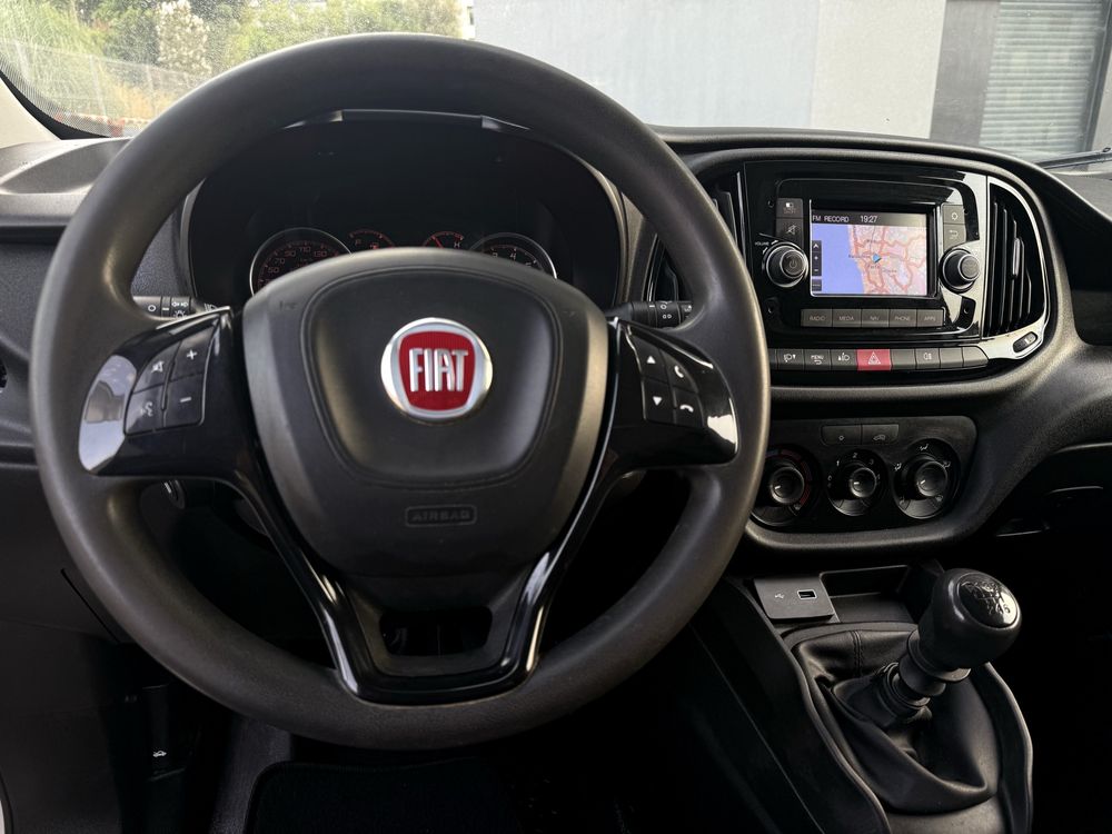 Fiat Doblo - 2019 - 3 Lugares c/ GPS - 1.6 Diesel