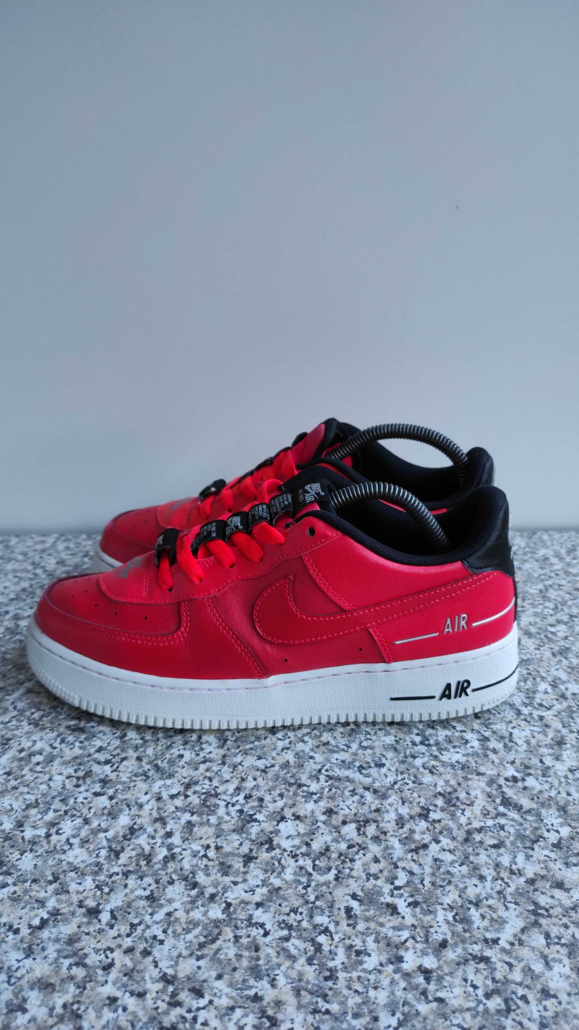 Кроссовки Nike Air Force 1 LV8 3 Laser