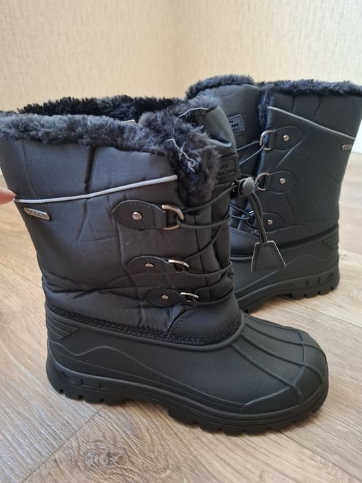 Чоботи. Mountain Warehouse. Зимові. Теплі. Розмір 35.