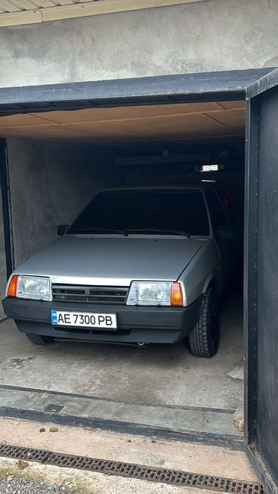 Продам ваз 2199 1.6 бензин