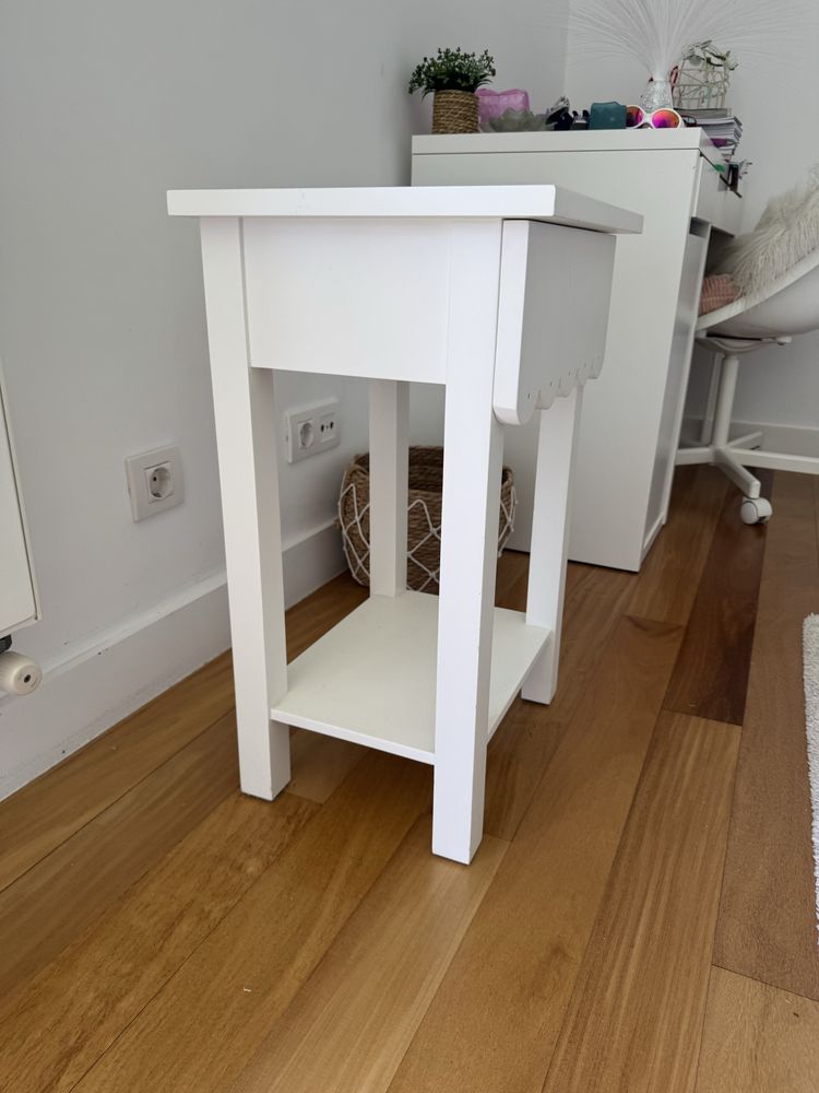 Mesa de Cabeceira