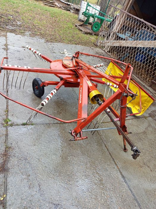 Zgrabiarka karuzelowa pottinger