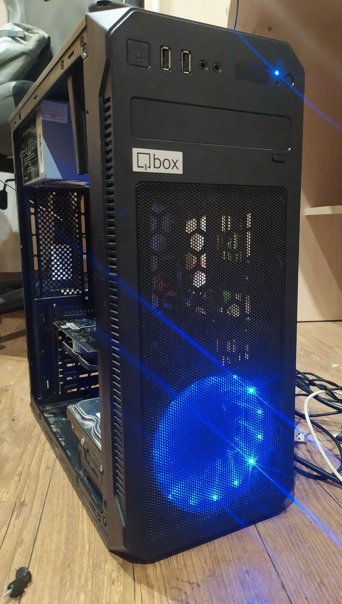 Продам пк на Ryzen 3 2200G, 3.7 GHz та gtx1050ti 4gb