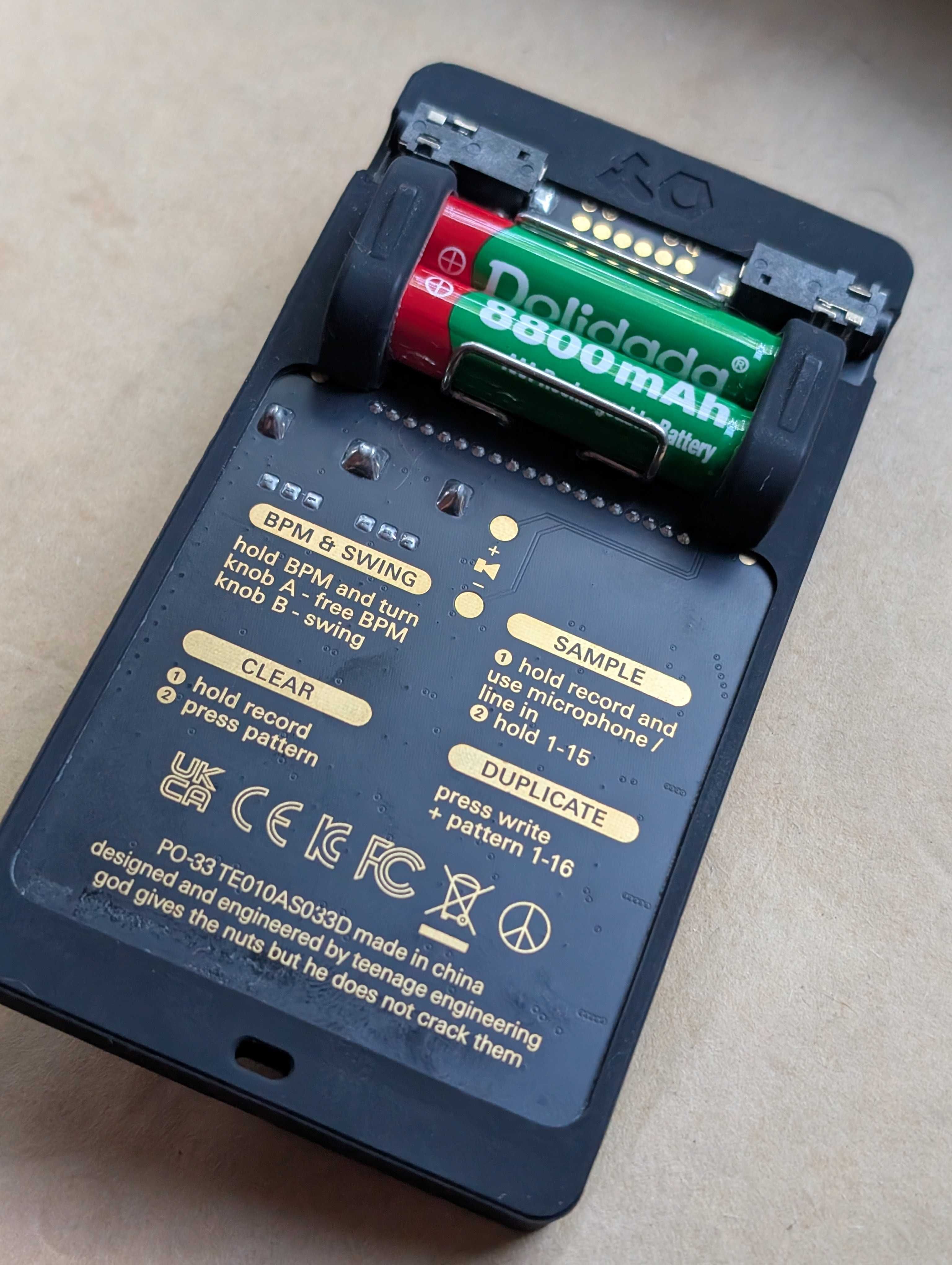 Кишеньковий семплер Teenage Engineering PO-33 K.O! + оригінальний кейс
