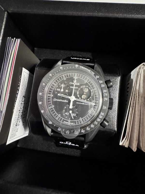 Swatch x Omega Bioceramic Moonswatch Mission To Moonphase Snoopy Black