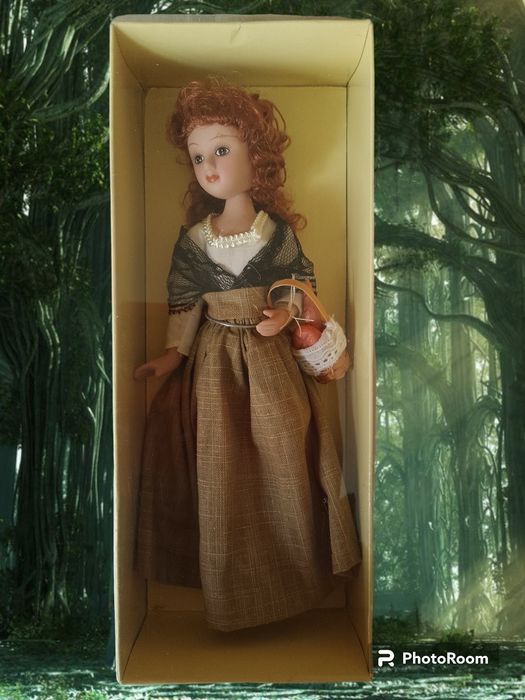 Колекційна лялька