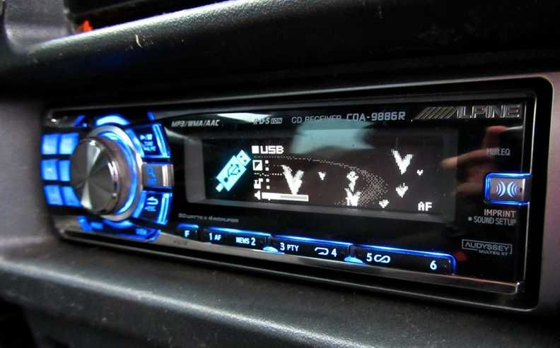 Автомагнитола Alpine CDA-9886 USB И iPod